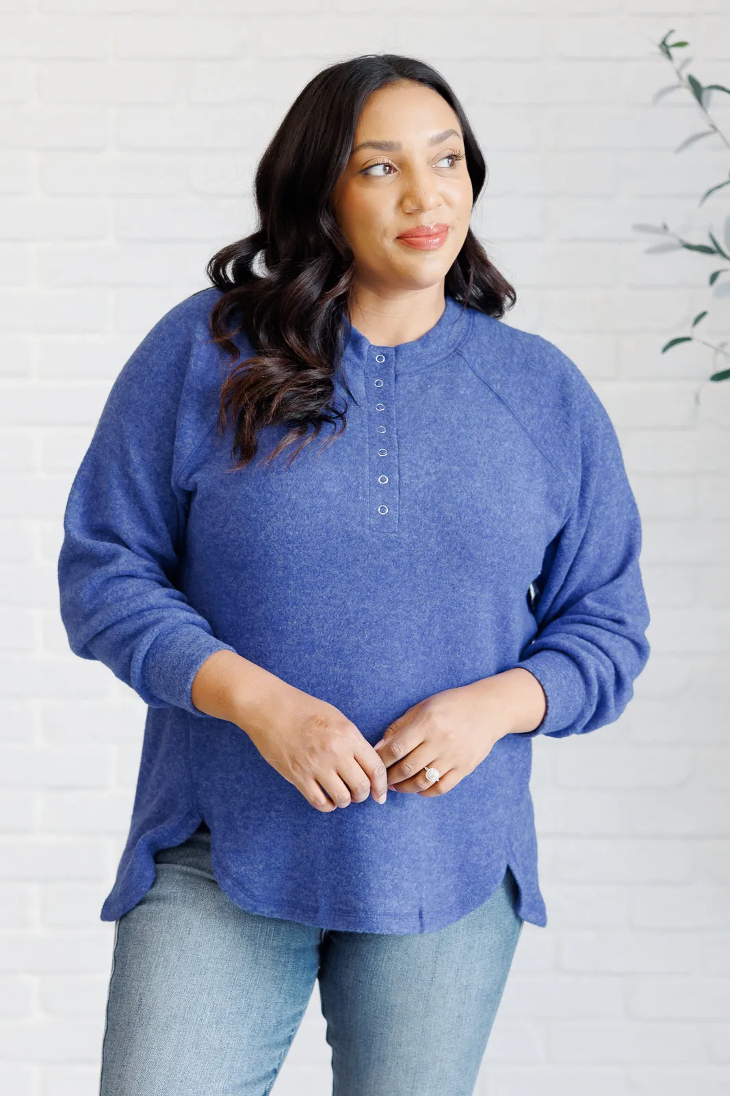 ONLINE EXCLUSIVE Keeping it Real Brushed Melange Hacci Long Sleeve Tee in Bright Blue