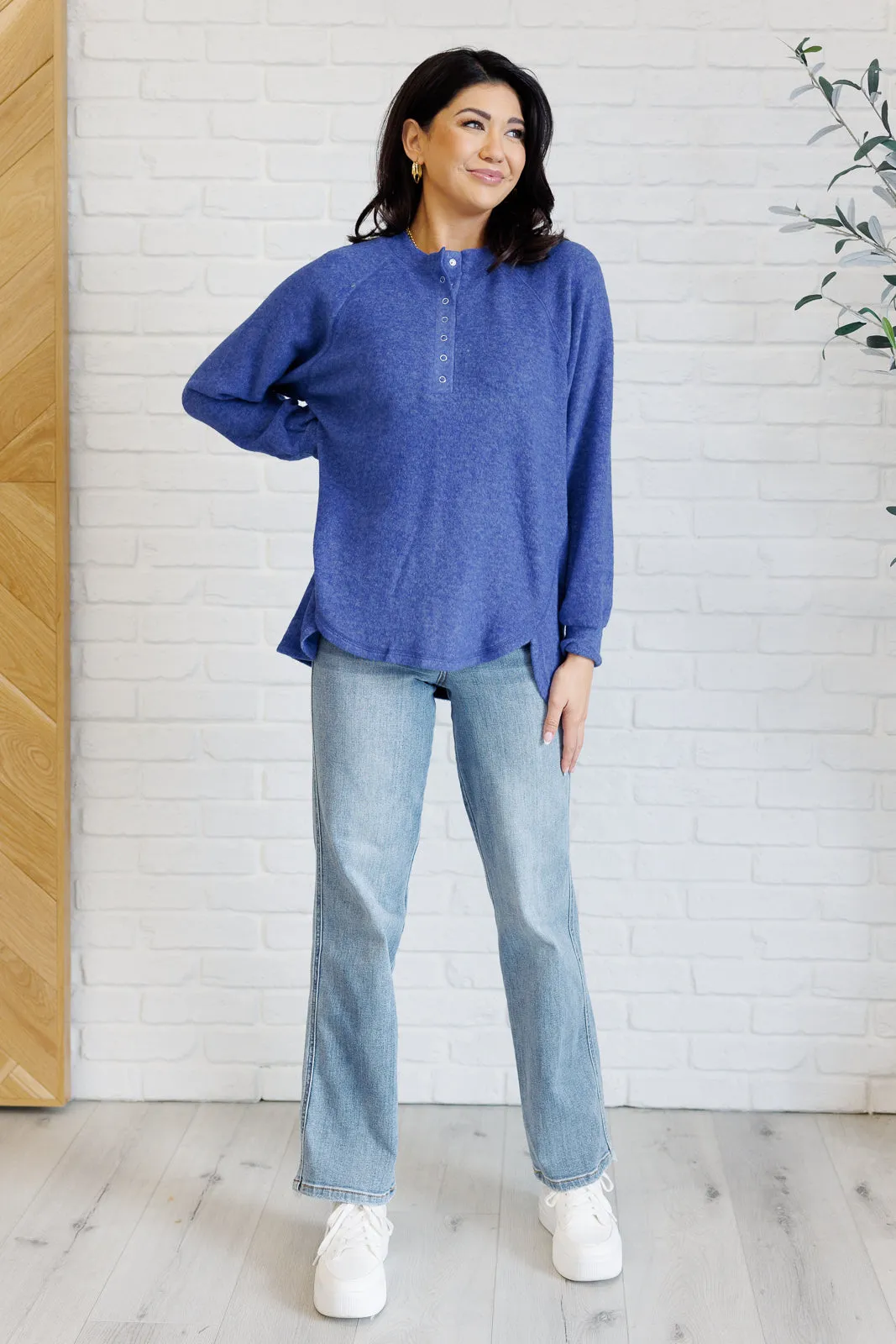 ONLINE EXCLUSIVE Keeping it Real Brushed Melange Hacci Long Sleeve Tee in Bright Blue